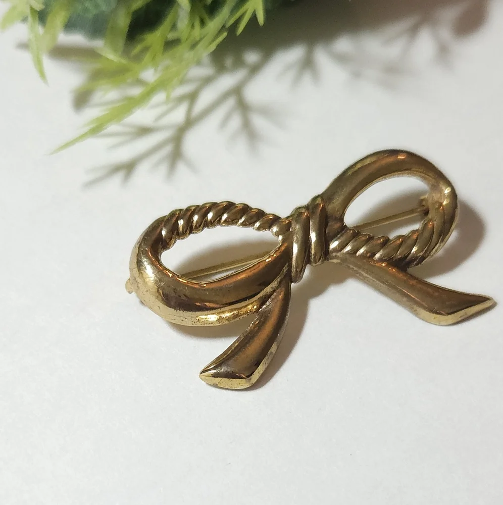 Vintage Gold Plated Ribbed Bow Brooch Large Golden Bow Brooch